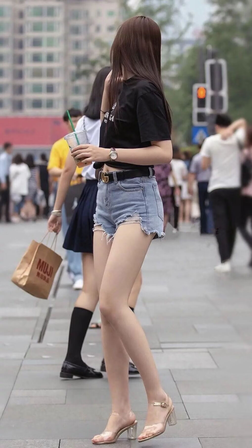 爱游戏体育-青少年跨栏赛，激发潜能的极速冲刺，青年跨栏高度